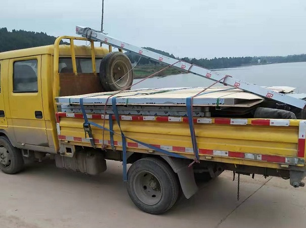 滿載的貨車